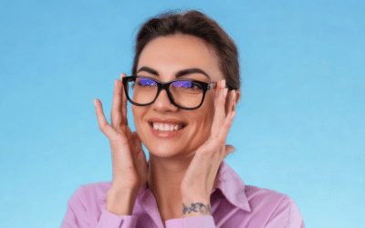 El color de las gafas también realza la mirada